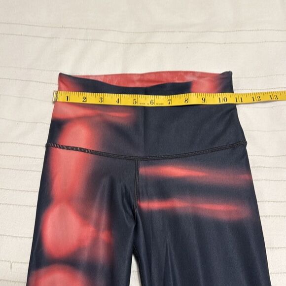 Peloton WITH Black and Pink Capri Leggings Athletic Stretch - Picture 2 of 5